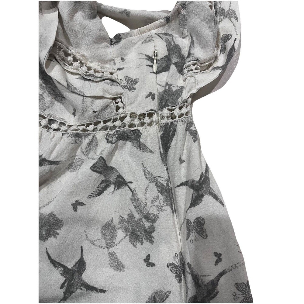 Andree By Unit Cream Gray Butterfly Hummingbird Peplum Top Flutter Sleeves M - Picture 6 of 8